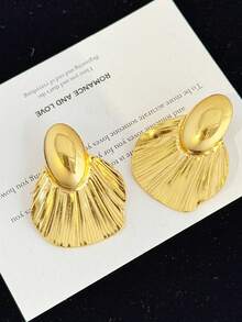 3 Pieces Set Of Metal Style Stainless Steel Flower Leaves Texture Design Women's Necklace European And American Fashion Big Earrings For Ladies Gift Giving Holiday Wear