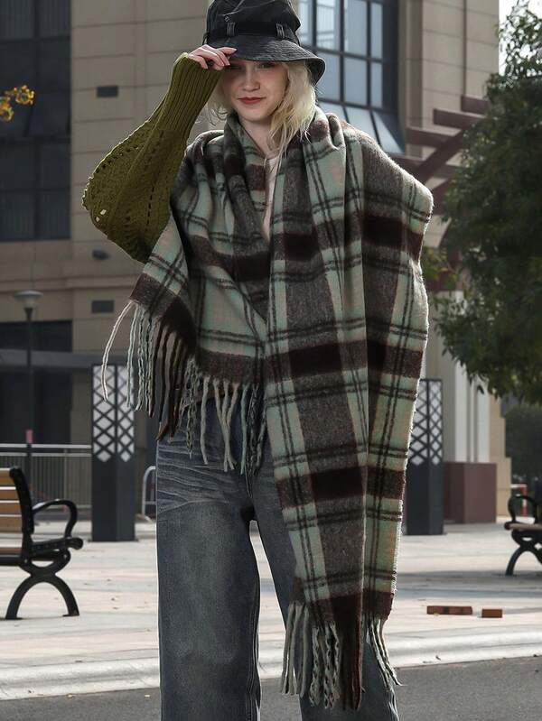 1 pieza Bufanda a cuadros verdes de estilo británico retro, adecuada para uso diario, campus, viajes, fotografía callejera, citas, uso casual, accesorio versátil y elegante de moda para mujeres