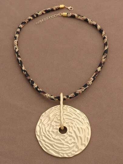 1 chiếc vòng cổ dây họa tiết da báo cổ điển sang trọng mới 2025, mặt dây chuyền hoa búa lớn bằng vàng mờ dành cho trang phục hàng ngày của phụ nữ, dây xích mở rộng 18" + 2"