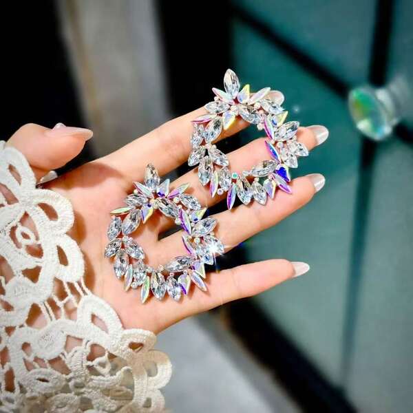 2 Stücke modische, übertriebene, bunte Kristall-Ohrstecker, einzigartiges hochwertiges Ohrringdesign