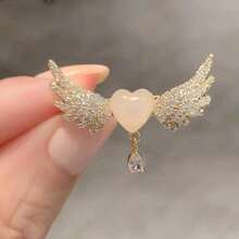 1 Piece Of Winged Eye Stone Ladies Brooch With Elegant Heart-Shaped Golden Wings And Sparkling Embellishments, Multifunctional Jacket, Sweater, And Dress Accessory, Exclusive Jewelry For Valentine's Day, Mother's Day, Birthdays, And Anniversaries, Ex