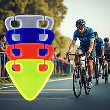 Lot de 4 pendentifs réfléchissants orange haute visibilité pour vélo – Triangle en TPU étanche, accessoire de sécurité réutilisable pour VTT et vélos de route, équipement de cyclisme d'extérieur – Visibilité nocturne améliorée, indispensables pour les déplacements quotidiens, indispensables pour la sécurité à vélo, décoration de réflecteur pour vélo, accessoires de voyage aventure, kit d'urgence routière