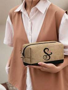 字母帆布手提袋套装，包含化妆包、洗漱包、钱包和个性化礼品袋，时尚休闲单肩包，适合婚礼、生日、海滩、度假、节日、上学等场合，是送给女性、妈妈、老师和朋友的绝佳礼物。 - 彩色 - 查看 5