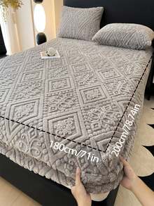 1pc Faux Lambswool Bed Sheet, Bedding, Bed Cover, Flat Sheet, Mattress Protector, Solid Color Bed Sheet, Available In Multiple Colors, Simple European Style Home Textile. Suitable For Twin, Full, Queen, King Size Beds. Comfortable & Warm Mattress Pad, Soft Anti-Pilling Bed Cover, Skin-Friendly Bed Sheet. - European Fleece Fitted Sheet - Classic Gray - View 8