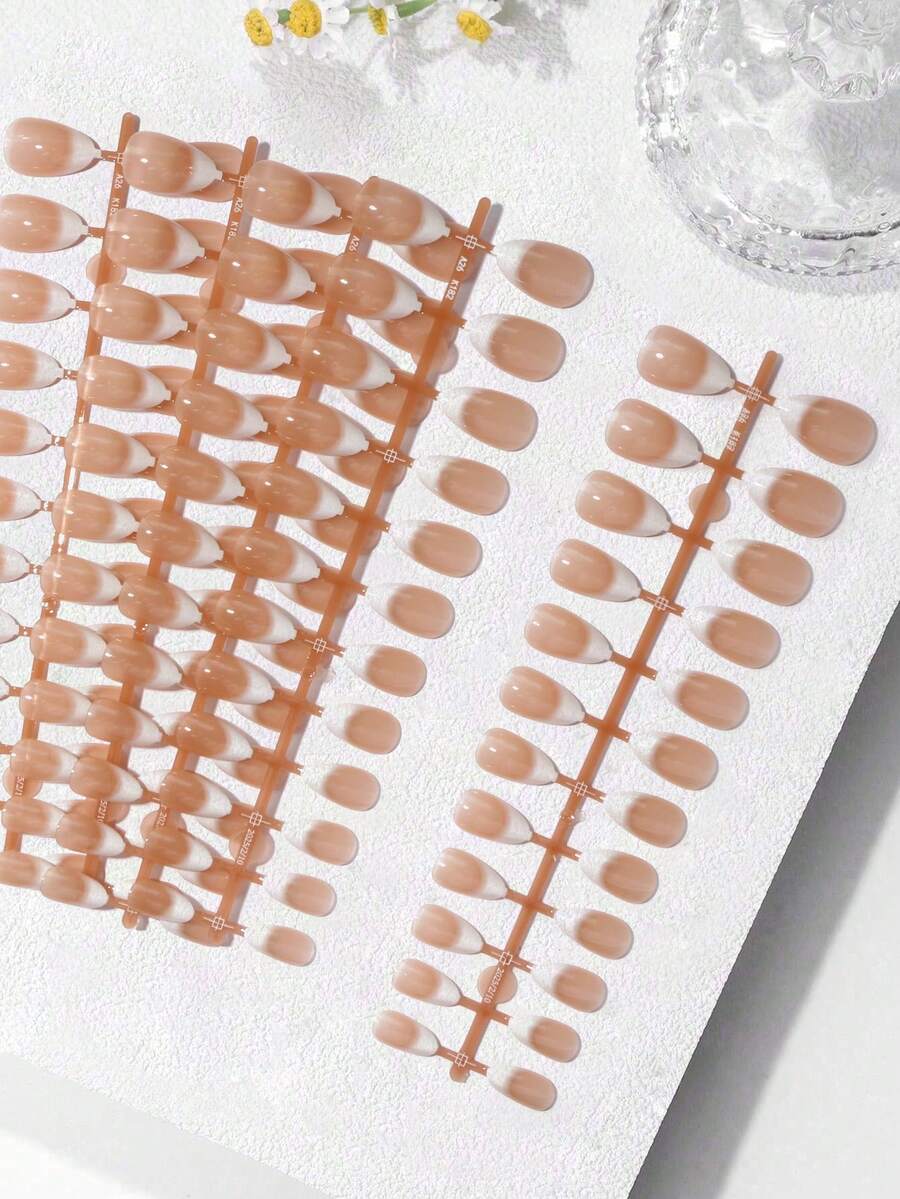 Set de 5 tiras de uñas blancas degradadas, puntas de uñas de diferentes estilos disponibles: stiletto largas, almendra cortas, óvalo cortas, cuadradas cortas, suministros de uñas - Multicolor - Ver 1