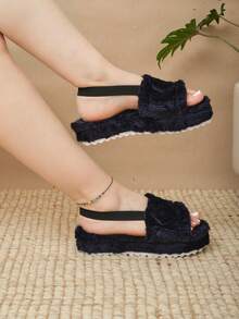 Lymalimoon Pantuflas Para el hogar Slippers de Peluche Unisex Plataforma Cómodas para Interior | Tallas 23-26 Dama | Adorables, Modernas y Elegantes con Suela Semi Antideslizante | Ideales para Invierno, Otoño y Días Fríos o Descanso del Hogar | Regalo Perfecto para Amigos y Parejas| Calzado Ligero y Acolchonado para Casa o Viaje - Marino Negro - Ver 3