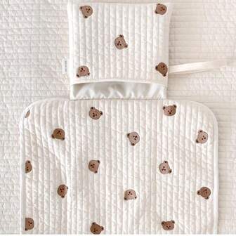 终极婴儿尿布更换垫：双面尿布垫、多功能接缝午睡垫、可折叠带挂绳 - 非常适合婴儿床！