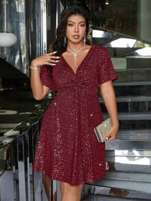 大码女式优雅 V 领亮片装饰短袖休闲连衣裙，百搭设计，适合派对和正式活动，金属装饰，松紧腰身，宽松版型，中长款 - 酒紅色 - 查看 4