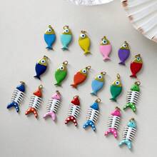 1 pieza Accesorio decorativo con forma de pez de acero inoxidable lindo, colgante DIY, para uso diario