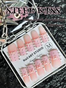 原创设计，手工制作，10片朋克风格按压式指甲，粉色指甲，细高跟造型，带铆钉和蝴蝶结元素，杏仁形长款假指甲。粉色法式美甲与朋克元素的完美融合，让你成为独一无二的朋克女孩。 - 粉色 - 查看 14