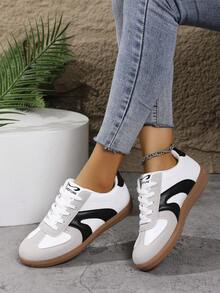2025 New Summer Unisex Retro Classic Soft Bottom Breathable Casual Sneakers, Jelly Shoes - Black and White - View 6