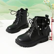 Botas con lazo para niñas, botas cortas para niños, botas para niñas para la escuela y la pasarela, nuevo modelo 2025, botas negras para niños pequeños con suelas antideslizantes, para primavera y otoño