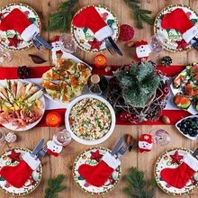 16pcs 9-Inch Christmas Theme Party Paper Plates, Cups, Napkins, Tableware. Christmas Party Decorations For Indoor And Outdoor, Christmas Holiday Party Decor, Paper Material