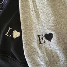 Custom Embroidered Initial Heart Hoodie Initial On Sleeve Hoodie Matching-20256688 - 黑色 - 查看 5