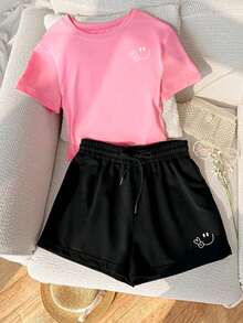 Conjunto urbano Outfit  casual Estilo streetwear  Look cómodo y moderno Ropa con estilo Conjunto con actitud Moda relajada Conjunto colorido Outfit con personalidad Estilo fresco y atrevido geometrico carita - Rosa - Ver 1