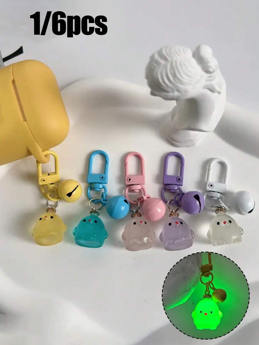 1pc Glow-In-The-Dark Keychain - Cute Chick With, Durable Resin, Cute Birthday Or Valentine's Gift For, Women, Backpack, Purse, Car Keys Charm - Durable Everyday & Party Accessory, Cute Keychain Accessories, Bag Decoration, Playful Design,
