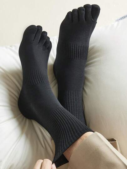 1 Pair Men's Five Toe Socks, Autumn/Winter Anti-Slip Moisture Wicking Odor Resistant Long Crew Socks, Multi-Color Versatile Mid-Calf Socks