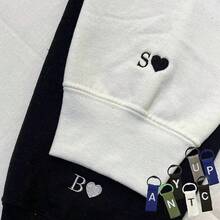 Custom Embroidered Initial Heart Hoodie Initial On Sleeve Hoodie Matching-20256688 - 黑色 - 查看 3