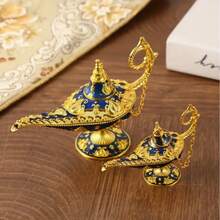 Lampe magique, élément décoratif une pièce, décoration de table de luxe avec des motifs floraux bleu marine et or, décoration de maison en métal convenant pour Halloween, Noël et Pâques. Aucune électricité requise. Décoration exquise de style de cour pour le salon, la chambre à coucher et la table à manger. Conception de style moyen-oriental, inspirée de la fantasy, sans alimentation électrique requise. Décoration de fête, artisanat minutieux, choix idéal pour les acheteurs de fête.