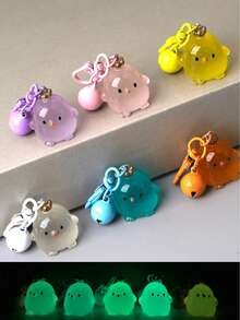 1pc Glow-In-The-Dark Keychain - Cute Chick With, Durable Resin, Cute Birthday Or Valentine's Gift For, Women, Backpack, Purse, Car Keys Charm - Durable Everyday & Party Accessory, Cute Keychain Accessories, Bag Decoration, Playful Design,
