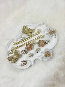 16-elementowe dekoracje do butów ogrodowych DIY, złote kryształki, motyle, perły, łańcuszki, odpowiednie do obuwia plażowego, buty z wydrążonymi krawędziami, na każdą porę roku, prezent świąteczny