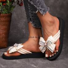 Sandalias de dedo con lazo de encaje de moda para el verano, con decoración de punta abierta y elementos glamorosos de perlas, regalo perfecto para mujeres y niñas