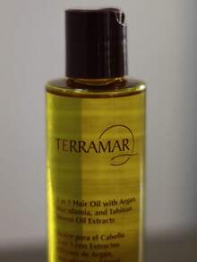 Aceite para el Cabello 3 en 1 de 98 ml con Extractos Oleosos de Argán, Macadamia y Monoi de Tahití – Tratamiento Nutritivo, Reparador y Protector que Hidrata, Suaviza y Aporta Brillo al Cabello, Controla el Frizz, Facilita el Desenredado, Protege las Puntas y Revitaliza el Cabello Seco o Dañado, Deja una Melena Sedosa, Saludable y Fácil de Peinar, Ideal para Uso Diario o Como Tratamiento Intensivo - Amarillo - Ver 6