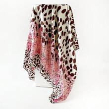 New Leopard Print Silk Scarf Women's Headscarf 90cm Shawl Simulation Silk Satin Square Scarf, Printed Square Scarf, Silk Scarf, Smooth Fabric, Headscarf, Binding Bag, Decorative Silk Scarf And Scarf Suitable For Daily Use - D9447-粉紅色 - 查看 5