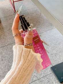 1 pieza Spray de ambiente y ropa de cama con aroma a crema de vainilla de 100ml, fragancia de larga duración, ambientador de aire fresco, adecuado para el hogar, amigos, regalos del Día de San Valentín, bodas románticas y hogares.