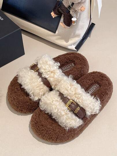 2025 Nuove pantofole invernali da donna con suola spessa e punta chiusa, morbide e soffici. Pantofole da donna in stile fatato autunnale con platform, tacco alto e fibbia in pelle, colore cachi.