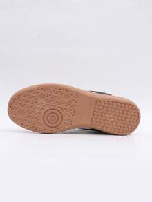 2025 New Summer Unisex Retro Classic Soft Bottom Breathable Casual Sneakers, Jelly Shoes - Black and White - View 7