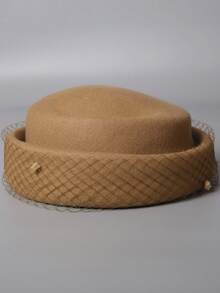 1 peça 2025 Outono/Inverno Novo Chapéu Francês Elegante de Malha com Flores, Chapéu de Presente Decorativo Feminino de Lã Pura Australiana e Linho de Seda, Chapéu Aristocrático Feminino, Chapéu Tigela com Moldura de Renda