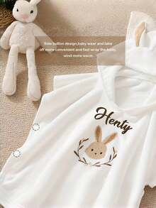 1件定制刺绣文字个性儿童连帽毛巾，适合2-6岁男童女童，可定制速干吸水婴儿披肩带帽，超柔软不掉毛可穿戴围兜，新生儿刺绣名字毛巾