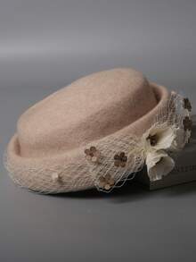 1 peça 2025 Outono/Inverno Novo Chapéu Francês Elegante de Malha com Flores, Chapéu de Presente Decorativo Feminino de Lã Pura Australiana e Linho de Seda, Chapéu Aristocrático Feminino, Chapéu Tigela com Moldura de Renda