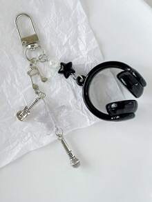 音乐耳机钥匙扣，配有吉他和麦克风吊坠，可作为包包/背包装饰，可爱Y2K风格，是节日、开学、圣诞节、万圣节送给音乐爱好者的理想礼物，也适合送给老师、朋友、姐妹。