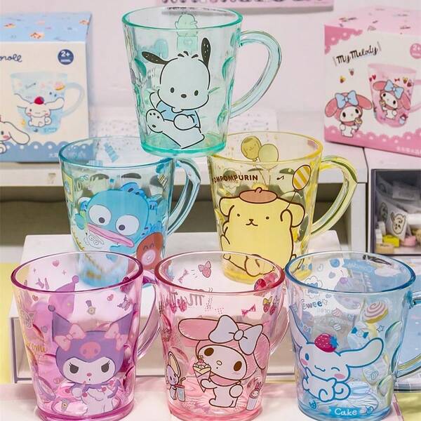 Sanrio 260ml Cinnamoroll, Melody transparenter Wasserbehälter, Pompom Purin, Pochacco tragbare Outdoor-Geschirr, Hangyodon Milchbecher, Toilettenbecher, Partybecher, Heimbedarf Raumdekoration Camping-Zubehör, perfekt als Geburtstagsgeschenk