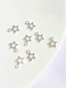 60 piezas de encantos para hacer joyas, colgante de pentagrama calado. Regalos para mujeres, artículos de boda, encantos para hacer joyas, encantos para pulseras, encantos. Adecuado para hacer collares DIY, pulseras, pendientes, móviles, decoraciones. Manualidades y regalos diarios. Crea tus propias joyas únicas con estos encantos.