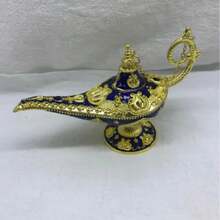 Lampe magique, élément décoratif une pièce, décoration de table de luxe avec des motifs floraux bleu marine et or, décoration de maison en métal convenant pour Halloween, Noël et Pâques. Aucune électricité requise. Décoration exquise de style de cour pour le salon, la chambre à coucher et la table à manger. Conception de style moyen-oriental, inspirée de la fantasy, sans alimentation électrique requise. Décoration de fête, artisanat minutieux, choix idéal pour les acheteurs de fête.