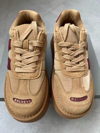 Zapatillas de deporte con cordones de diseño mate vintage, zapatos de plataforma con suela gruesa de cuero auténtico de nicho, nuevos para el otoño de 2025