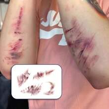 Realistic Temporary Tattoo - Fake Blood Wound Tattoo, Waterproof And Long-Lasting, Easy To Apply And Remove, Suitable For Halloween, Role Play, Training, Theme Parties - Realistic Cuts, Scratches, And Stitching Effects - Unisex - Scary Makeup, Realistic Tattoo Appearance, Blood Injury Cuts Scratches Stitching Design, CSD029 - Perfect For Theme Events And Casual Outfits, Large Temporary Tattoo, Women's Adhesive Tattoo, Temporary Tattoo Sticker, Fake Tattoo Sleeves - CSD029 - 查看 1