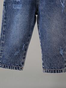 Conjunto de top de punto con estampado de letras y jeans de mezclilla lavada para niño, estilo casual de calle