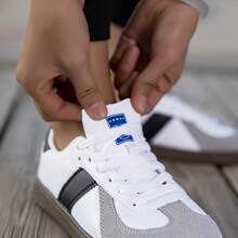 Weihnachten|New Versatile White Sneakers, Suitable For Both Men And Women, Versatile Casual Sports Shoes, Couple Casual Loafers.