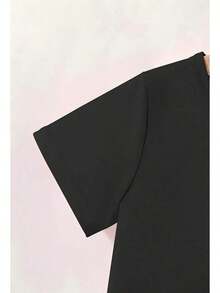 [Stray Skzoo-Shirt] Stray Skzoo SKZ Album Graphic-Shirt - Unisex Streetwear Music Lovers - Chibi Characters, Cassette & Floral Design - Black