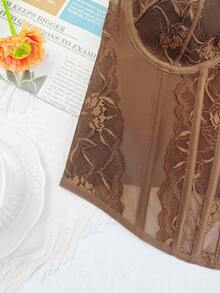 Top corto con tirantes de espagueti de encaje marrón, con aros y ballenas - Realza y estiliza el busto de la mujer