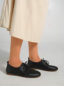 比原版小 0.5 码 新款春夏秋季柔软舒适轻便低跟芭蕾平底鞋，时尚女士工作鞋，红色、黑色、酒红色，休闲运动鞋，包头玛丽珍洛丽塔鞋，芭蕾平底鞋 - 黑色 - 查看 4