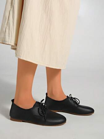 比原版小 0.5 码 新款春夏秋季柔软舒适轻便低跟芭蕾平底鞋，时尚女士工作鞋，红色、黑色、酒红色，休闲运动鞋，包头玛丽珍洛丽塔鞋，芭蕾平底鞋