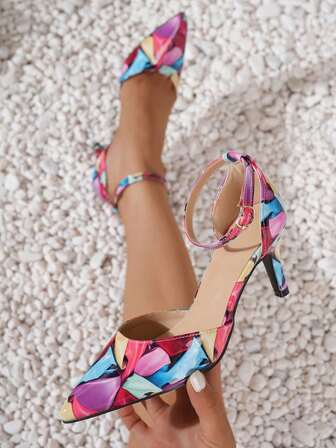 彩虹色尖头细高跟鞋