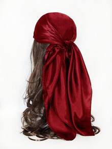 Lenço quadrado feminino de 90 cm em cor sólida (1 unidade). Confortável, elegante, clássico e único, versátil e moderno. Ideal para usar com vestidos na primavera e no outono.