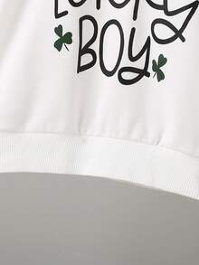 Conjunto de top de punto con estampado de letras y jeans de mezclilla lavada para niño, estilo casual de calle