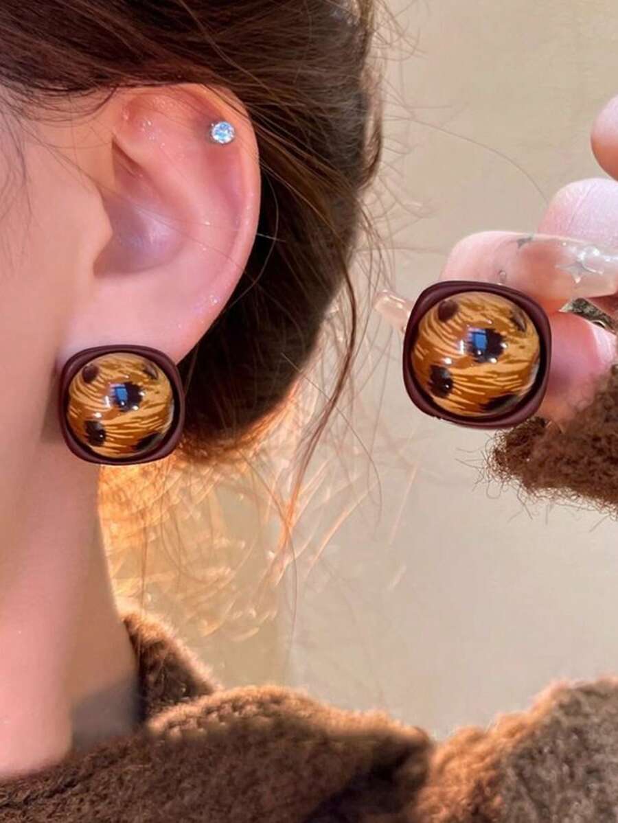 1 Pair Leopard Print Merlot Earrings, Vintage Versatile Elegant Stud Earrings Suitable For Women's Daily Wear, A Great Gift For Colleagues And Friends